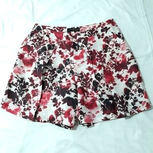 Peruvian Connection 100% Linen Short Floral Red and White Zippered Size 12